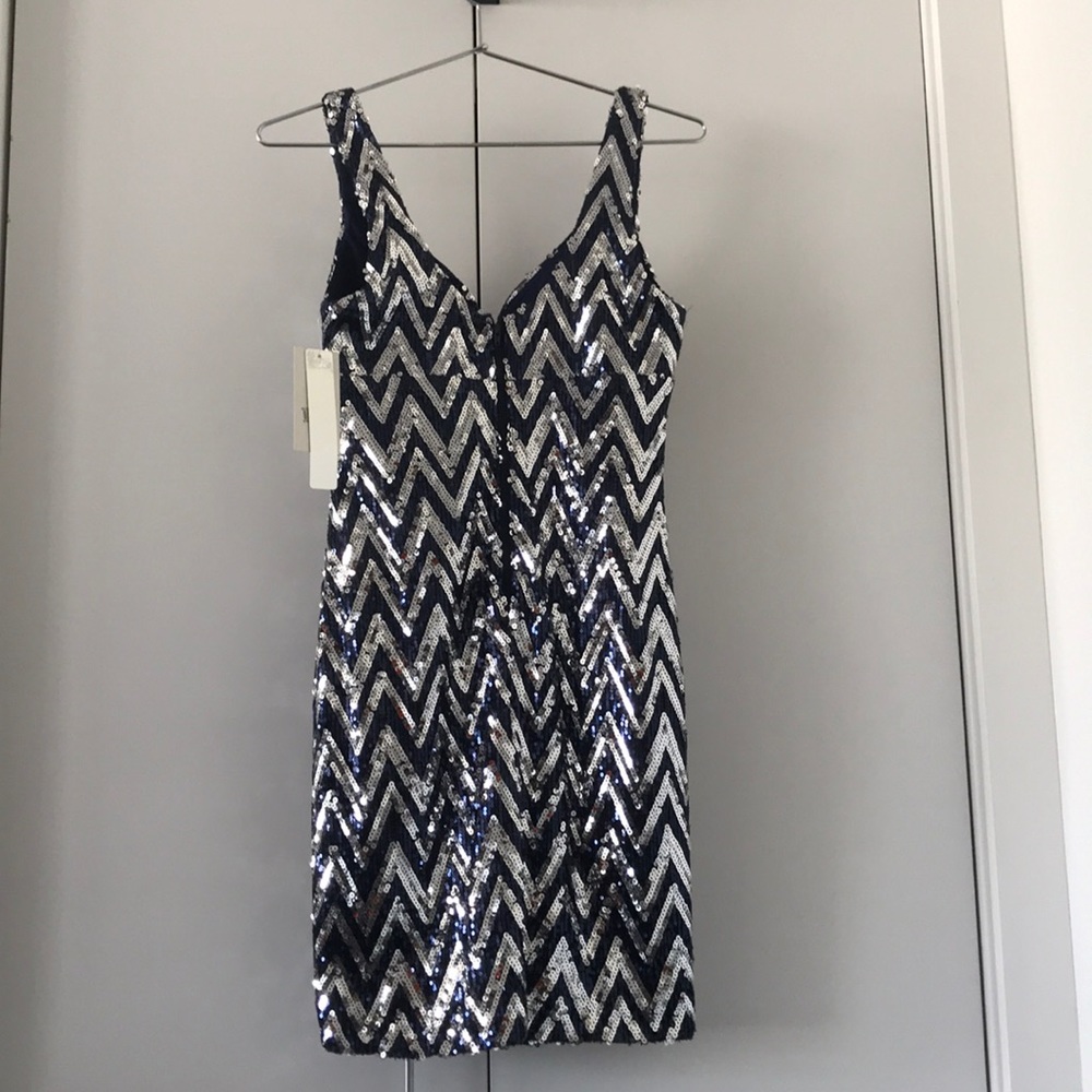 Gorgeous Blue & Silver Sequin 👗 Size: 3 - Picture 5 of 8